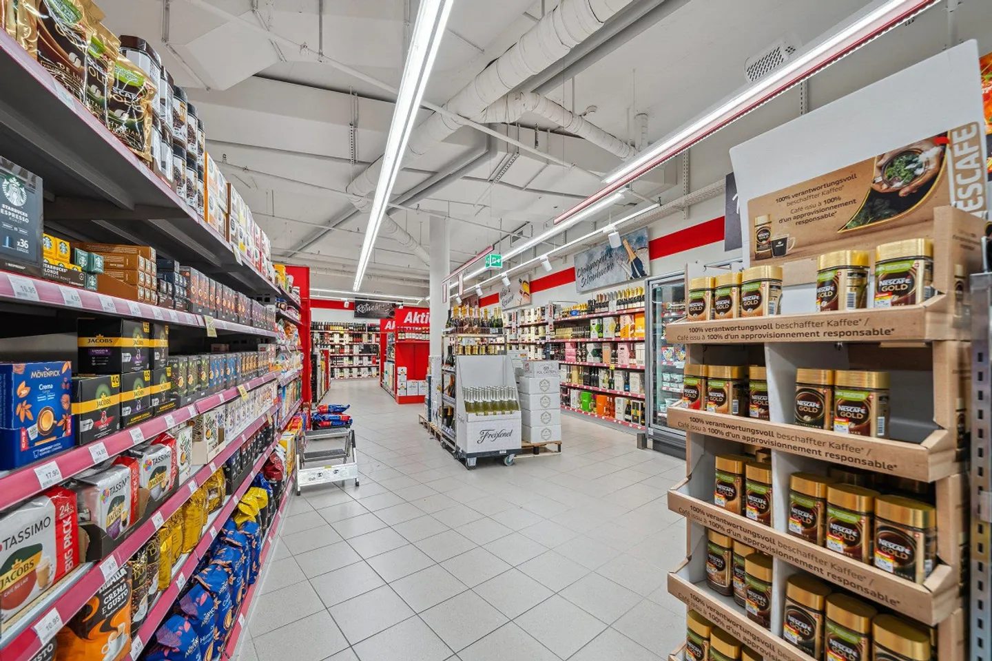 Spazio commerciale in posizione privilegiata - Foto 9 di 11