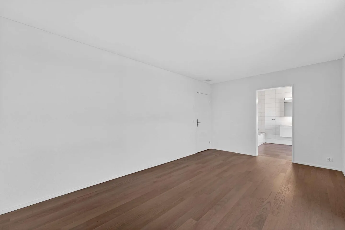 Appartamento moderno e luminoso di 4,5 stanze con grande terrazza - Foto 7 di 19