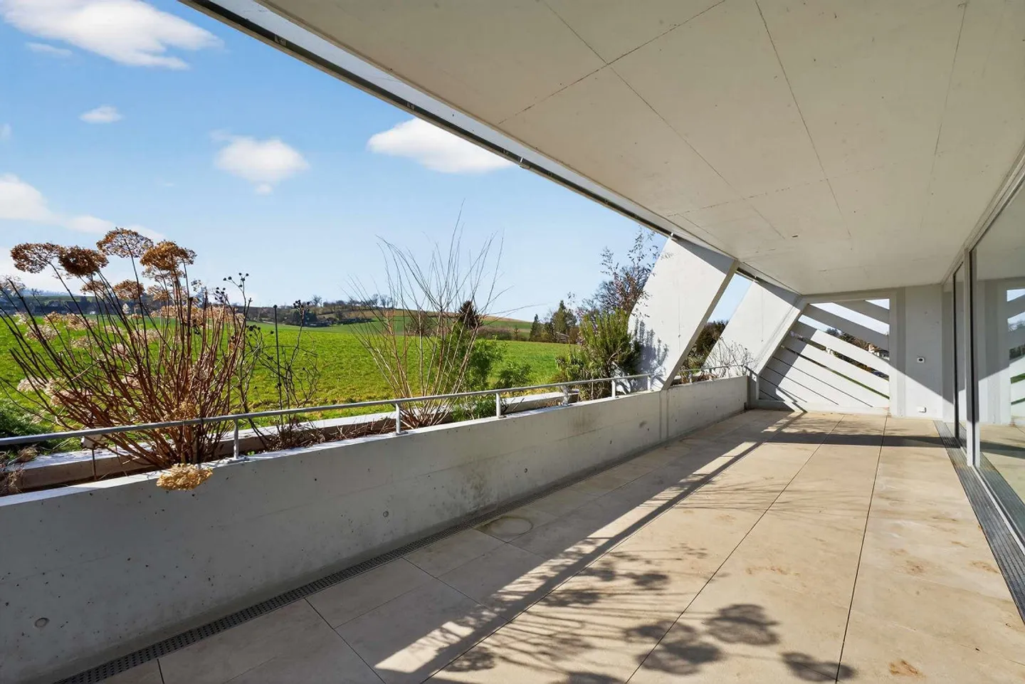 Appartamento moderno e luminoso di 4,5 stanze con grande terrazza - Foto 11 di 19