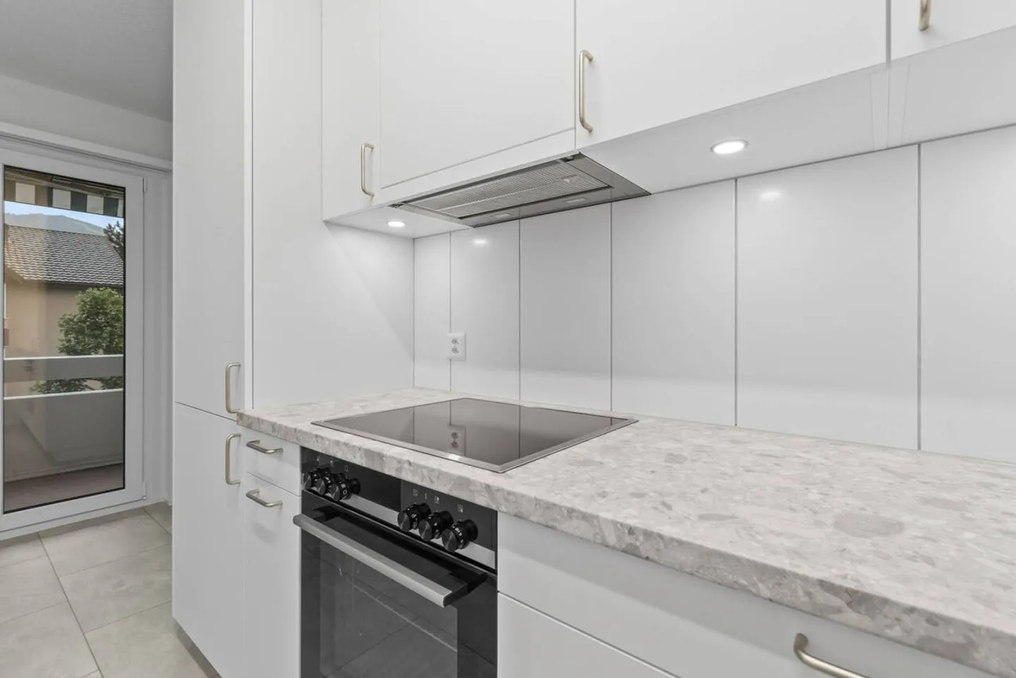 Apartment for rent - Photo 2 of 10