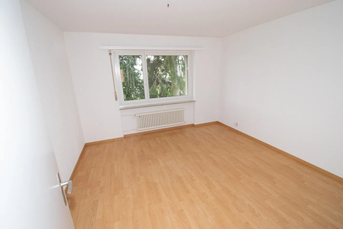 Pretty apartment in a central location - Photo 6 of 10