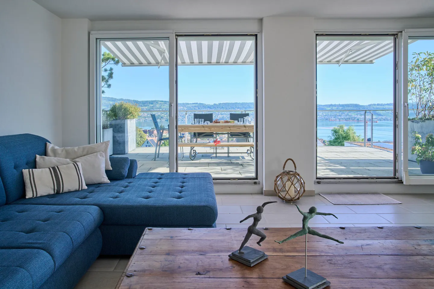 Spacious House with Lake View - Photo 5 of 24