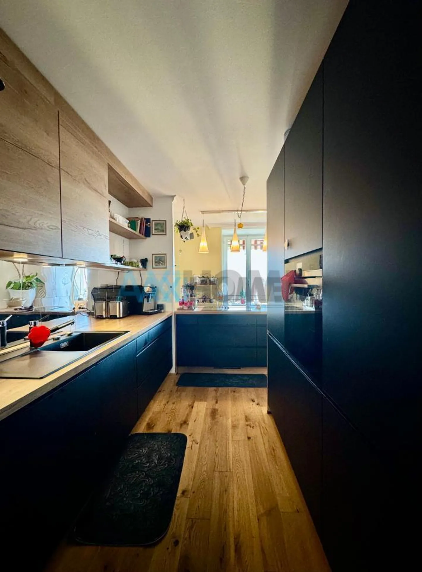 EXCLUSIVELY, just steps from the lake with exceptional views - Photo 10 of 14
