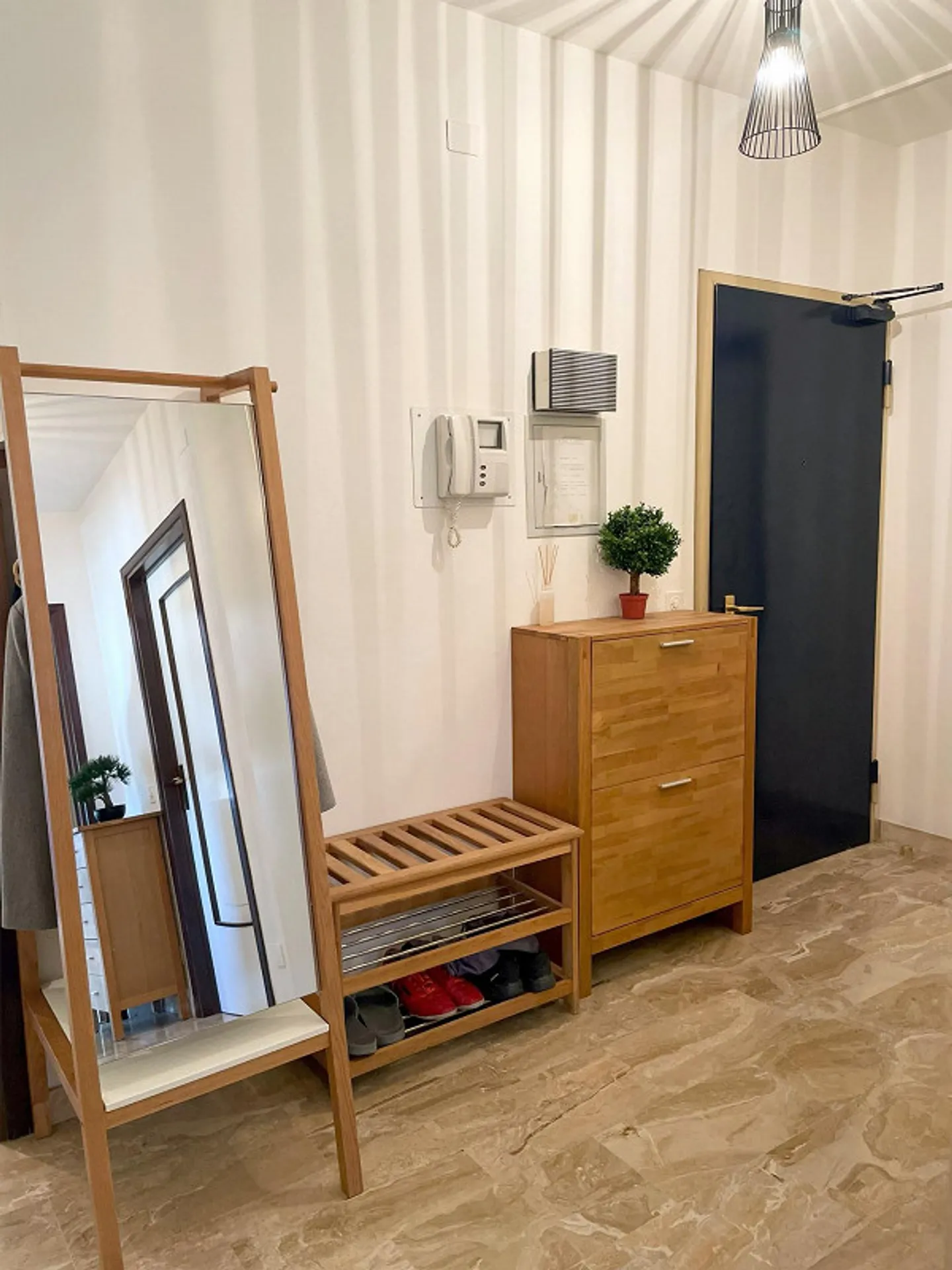 AC Zimmer mit Seeblick & AC in der Nähe von USI - Foto 3 von 4