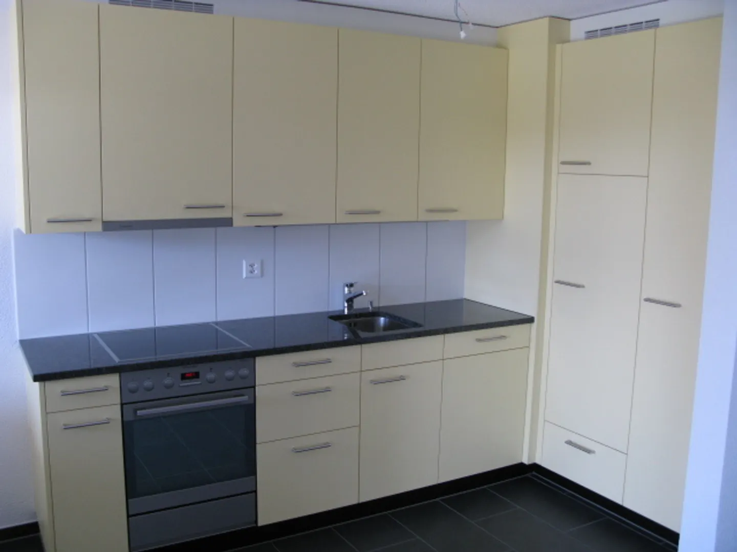 Modernes Apartment mit Aussicht - Foto 3 von 12