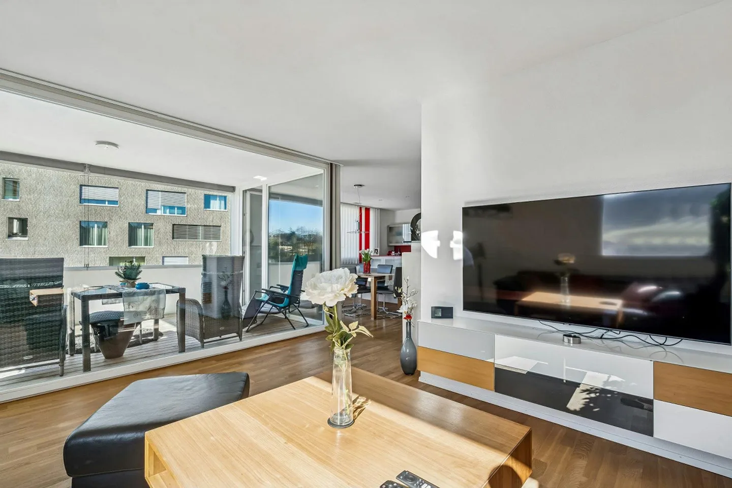 Living with a View - 4½-Room Apartment in Claridapark, 8636 Wald - Photo 1 of 12