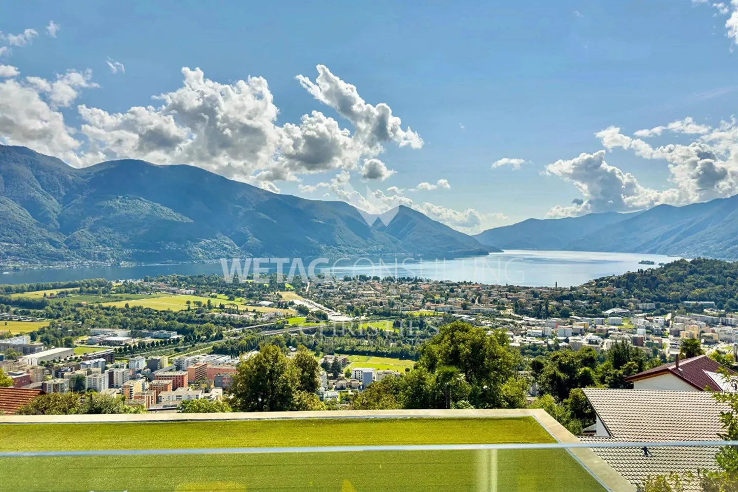 Attico moderno con vista panoramica in vendita a Locarno Monti - Foto 2 di 13