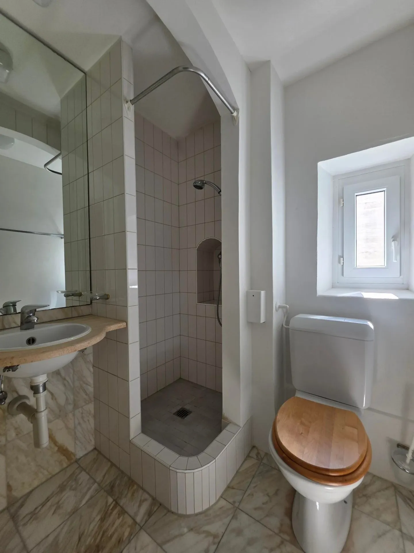 3.5 room apartment with gallery - Photo 7 of 12