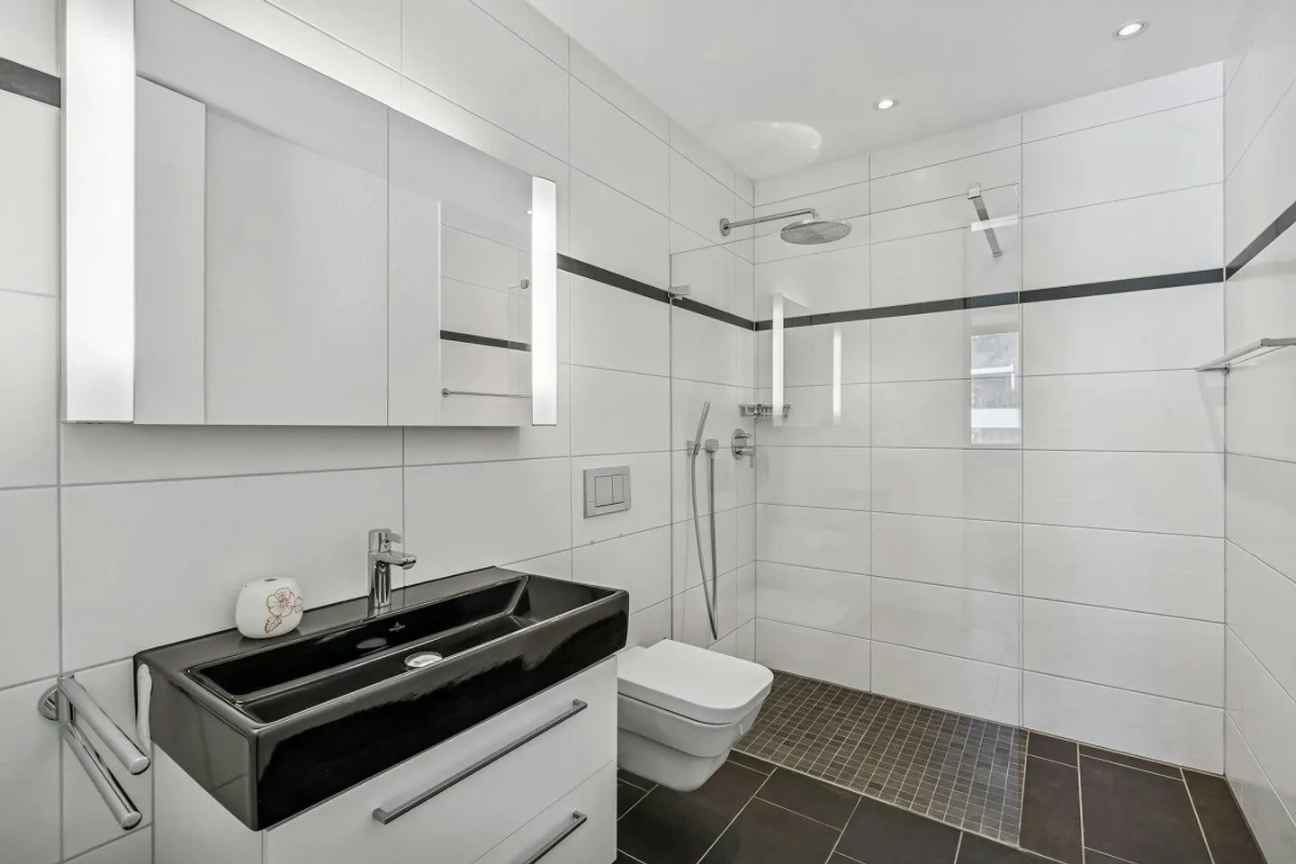 Living with a View - 4½-Room Apartment in Claridapark, 8636 Wald - Photo 9 of 12