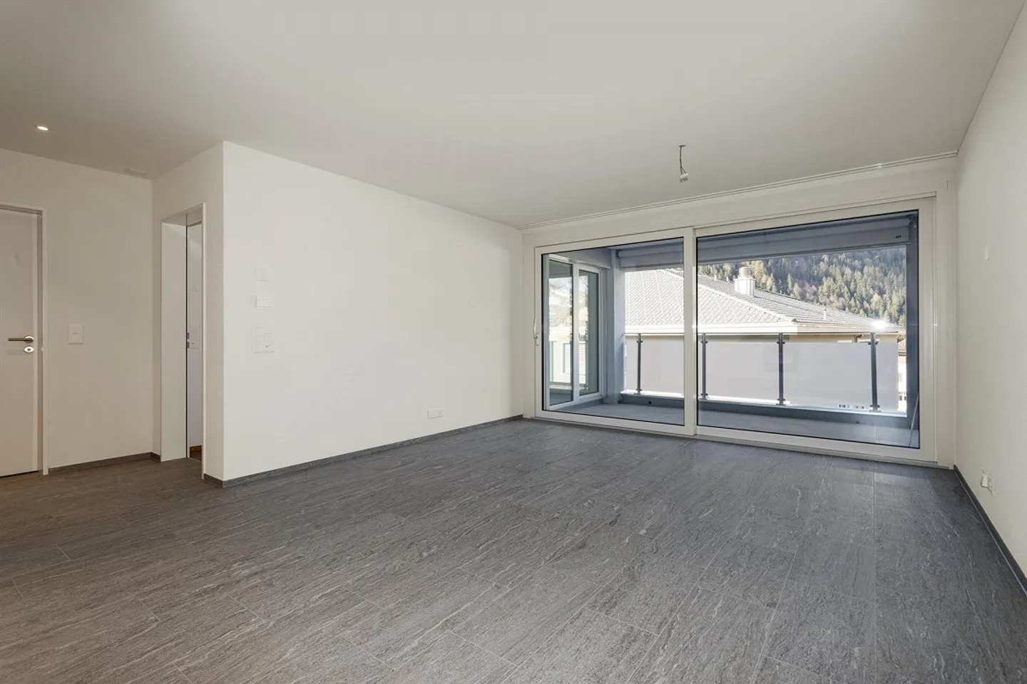 Appartement neuf 2.5 pièces rez-de-chaussée - Photo 3 sur 8