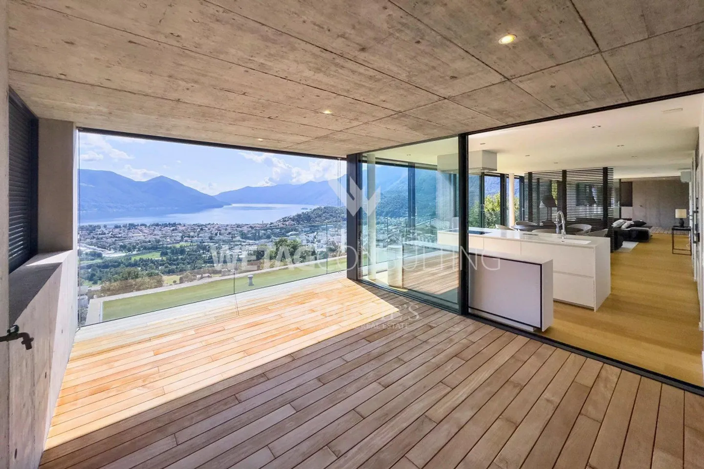 Attico moderno con vista panoramica in vendita a Locarno Monti - Foto 1 di 13