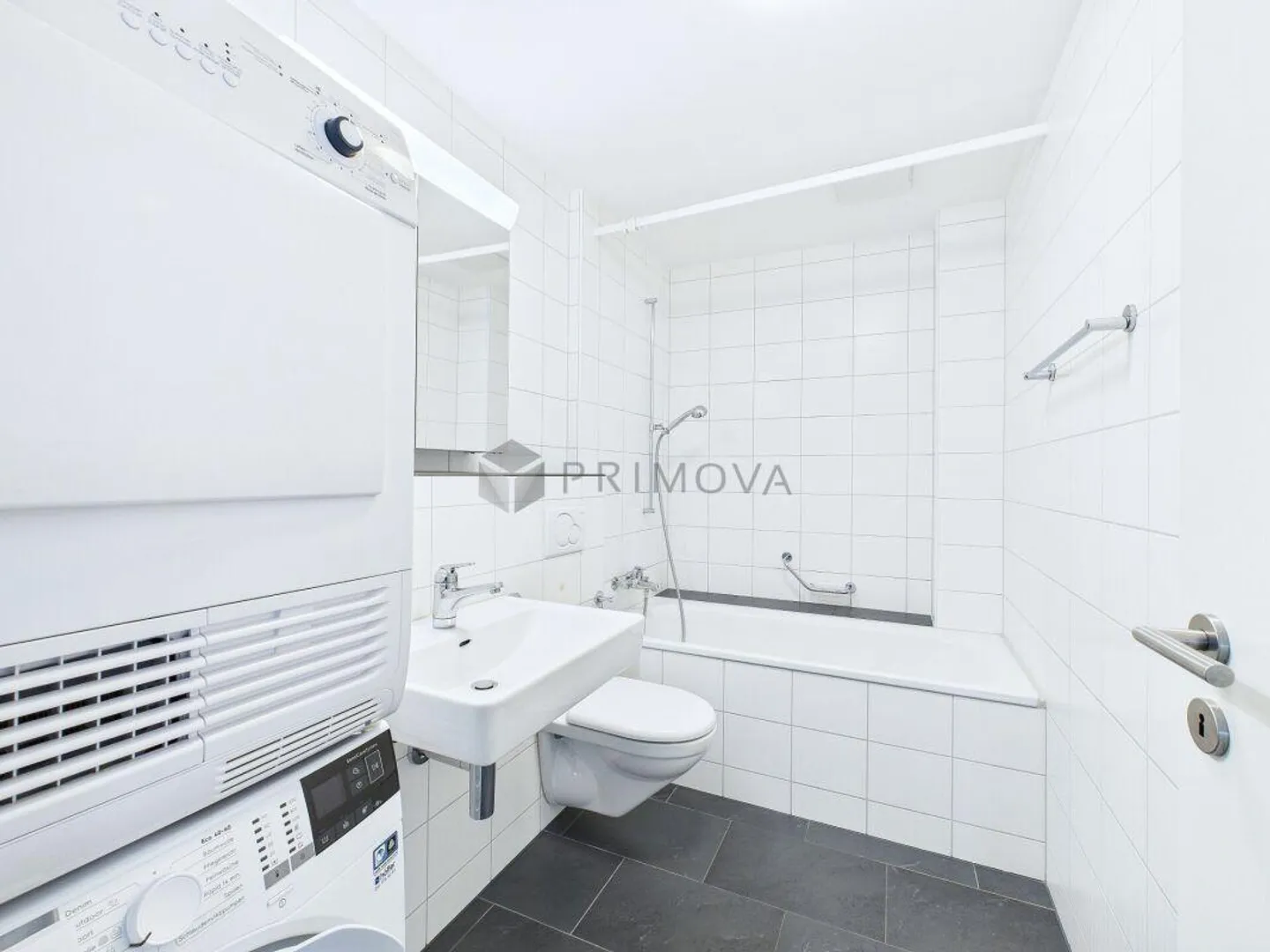 Modern 2.5 room apartment with generous loft character - Photo 7 of 8