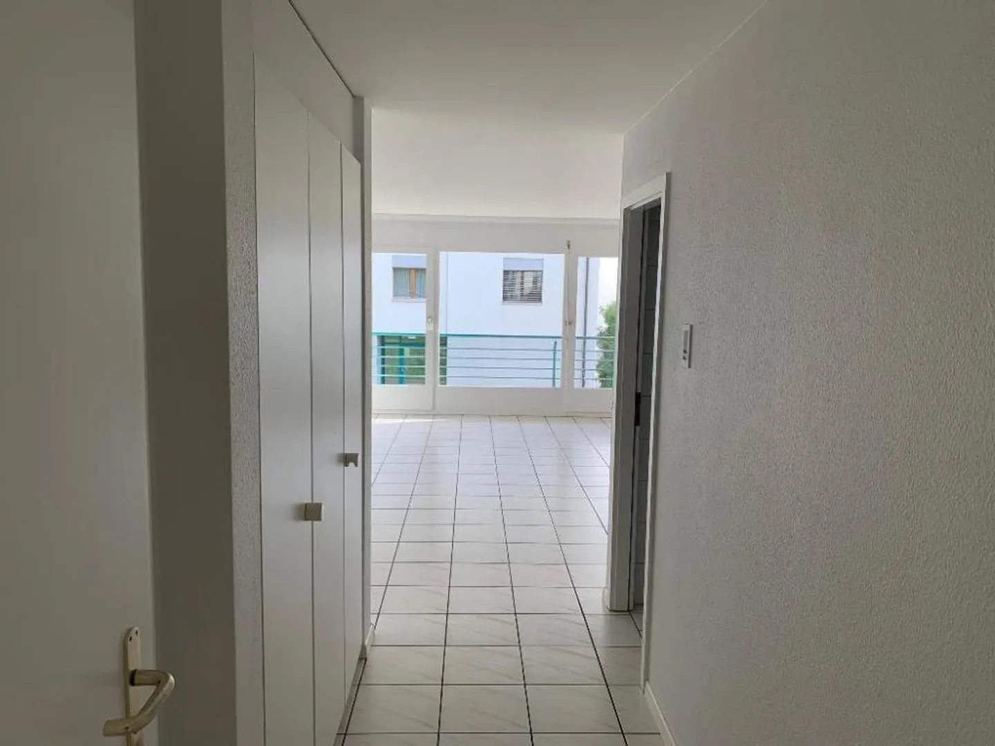 SCHÖNE WOHNUNG 4.5 ZIMMER - Foto 5 von 7