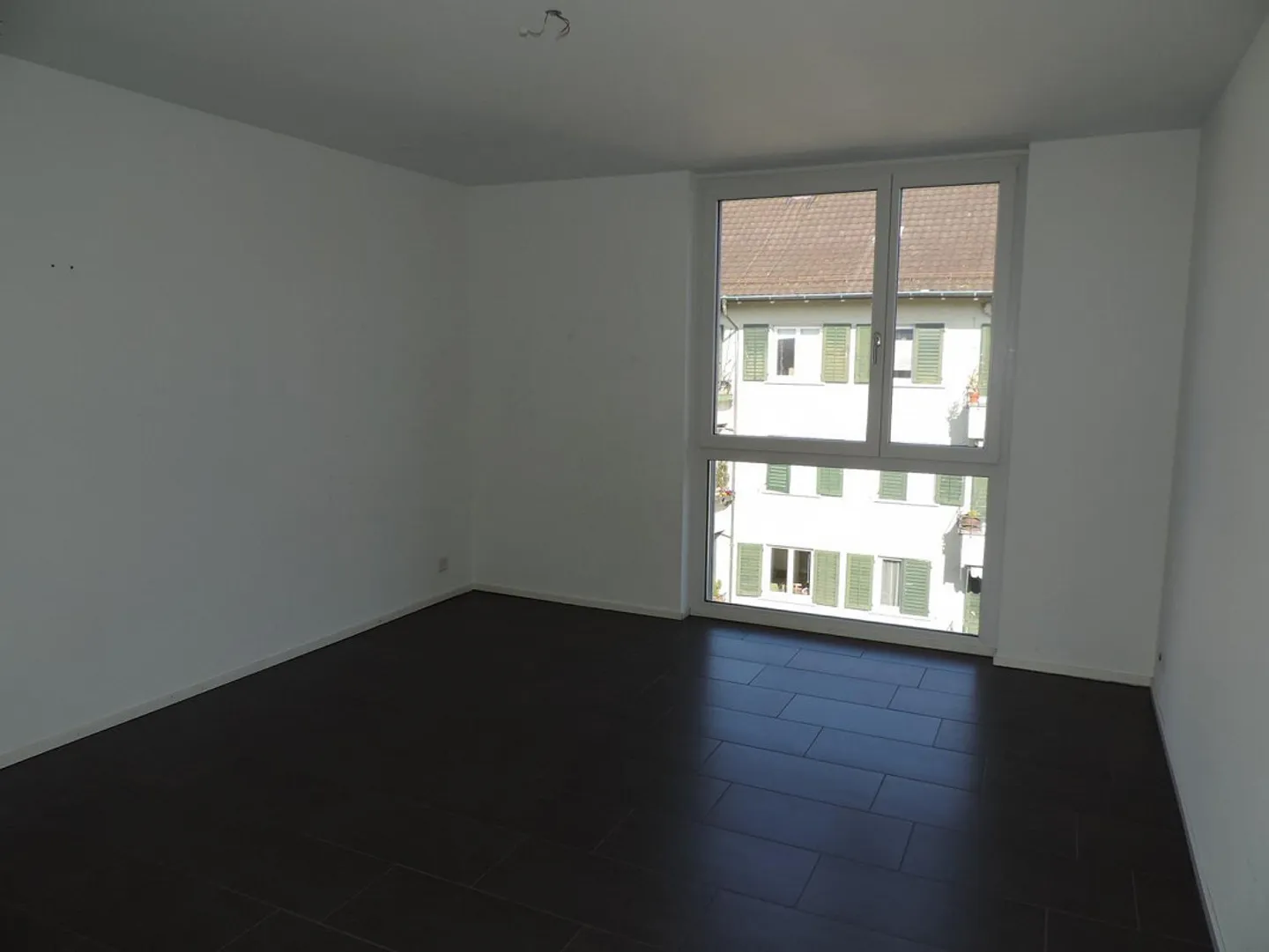 Vivere moderno con balcone soleggiato e vista - Foto 8 di 12