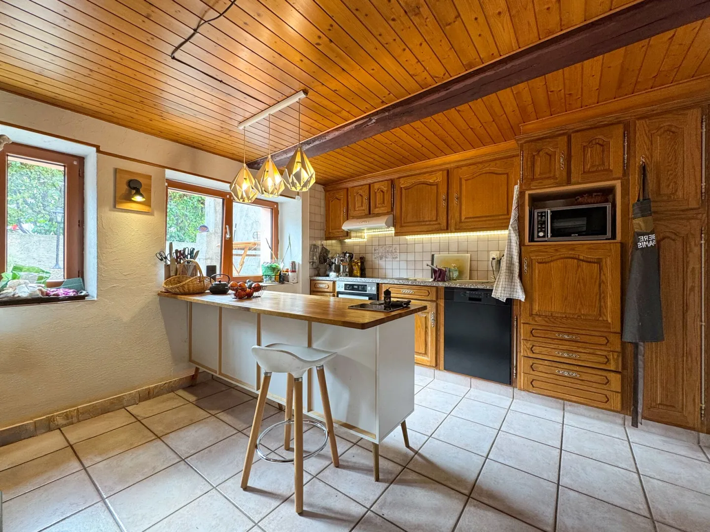 Magnificent 3.5-room apartment with character - Photo 2 of 12