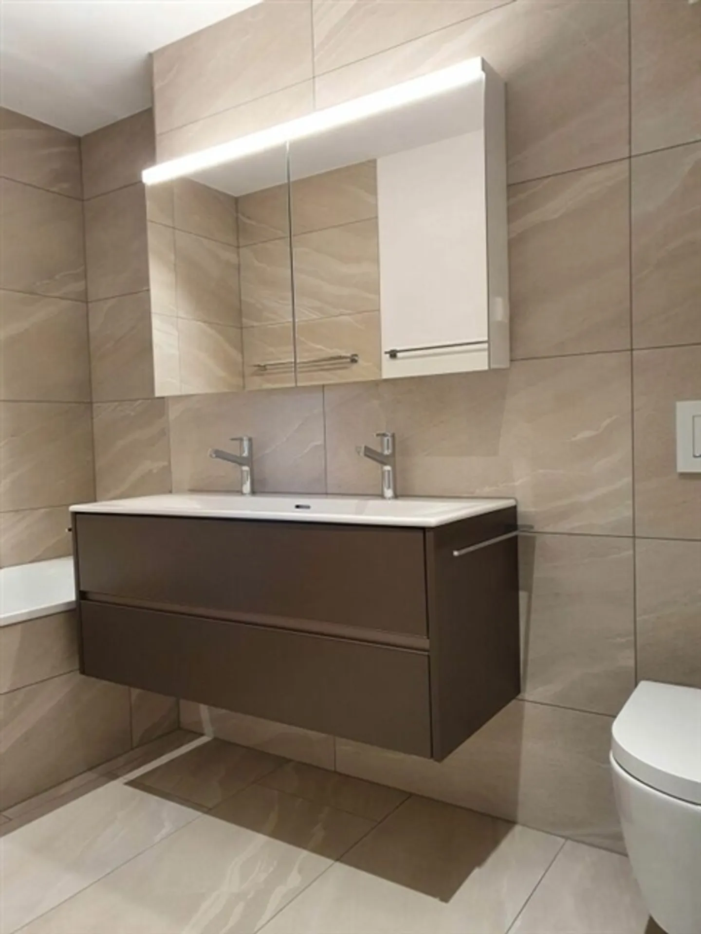 Modern, high-quality 3.5-room ground floor apartment for rent - Photo 9 of 12