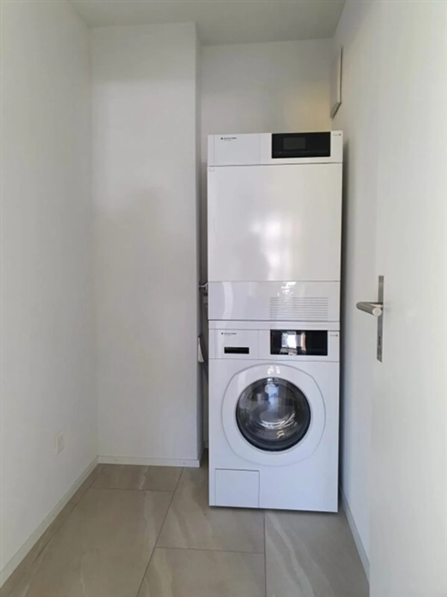 Modern, high-quality 3.5-room ground floor apartment for rent - Photo 10 of 12