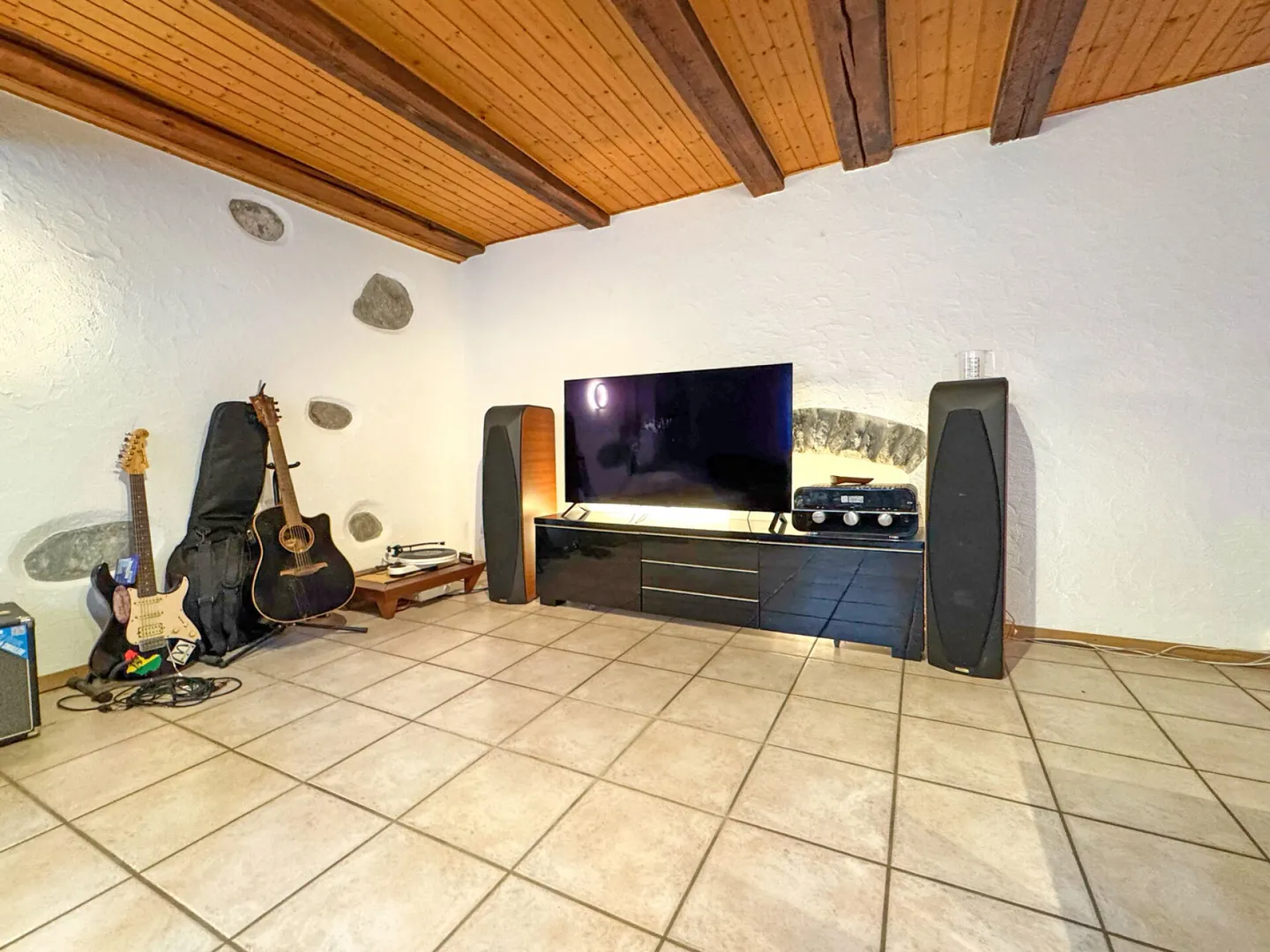 Magnificent 3.5-room apartment with character - Photo 3 of 12