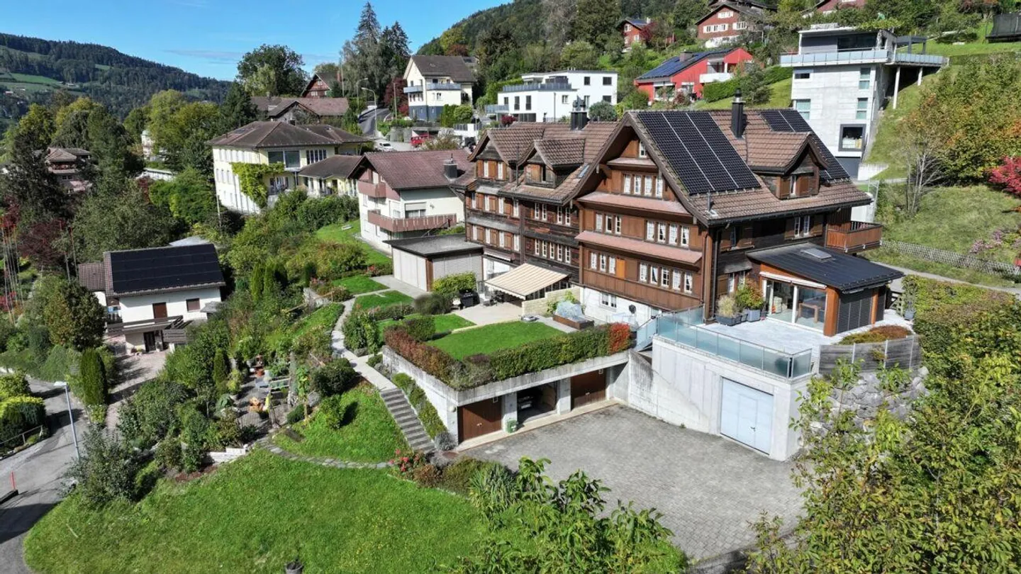 Maison de coin en rangée centrale avec environnement sur grand terrain extensible - Photo 2 sur 9