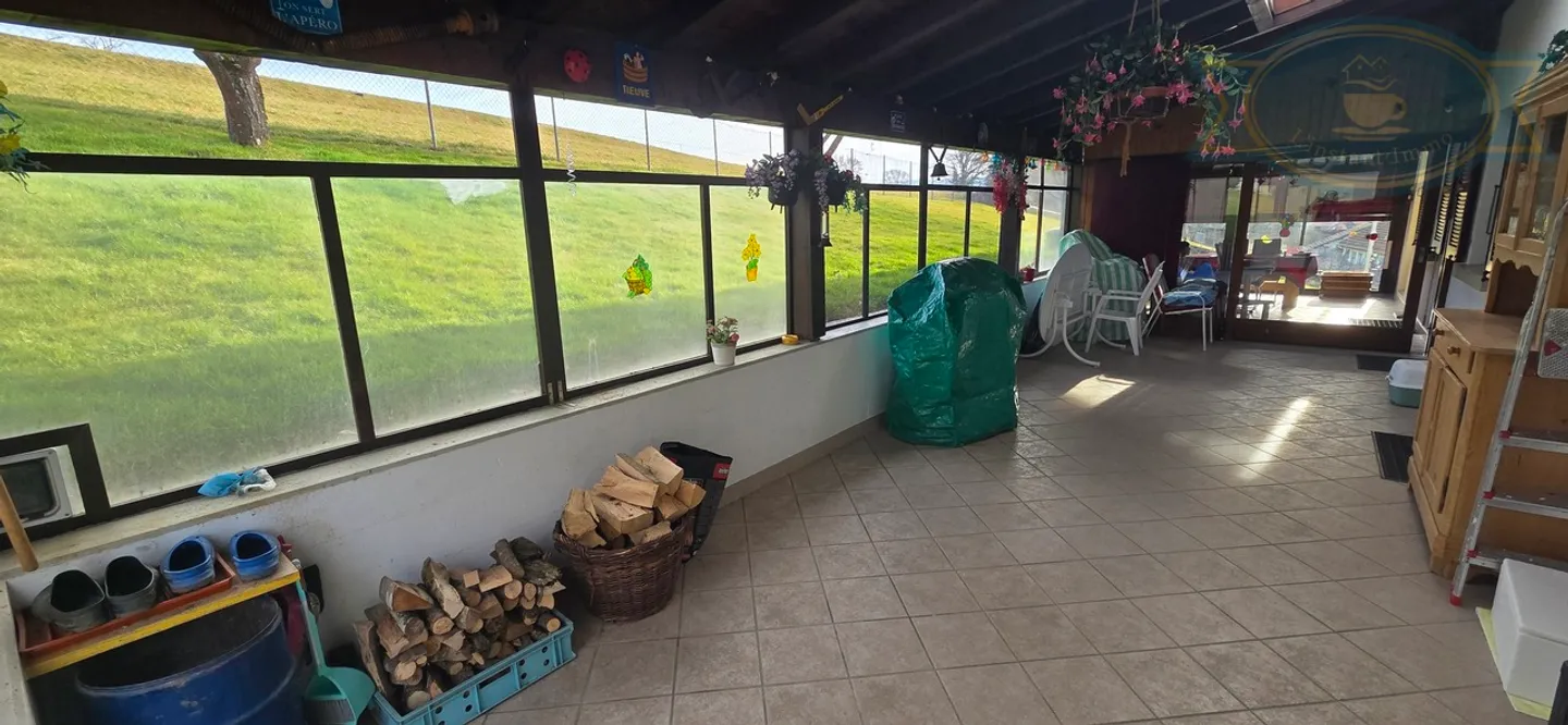 Geräumiges Haus mit freiem Blick und großem Grundstück in Coeuve - Foto 4 von 15