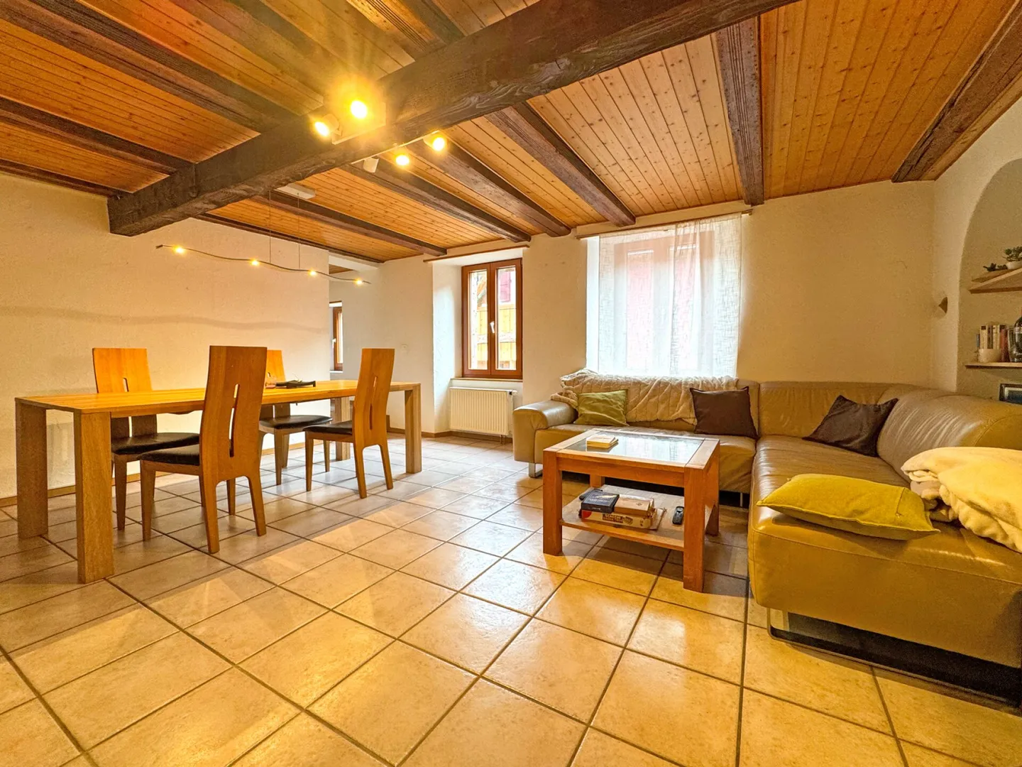 Magnificent 3.5-room apartment with character - Photo 5 of 12