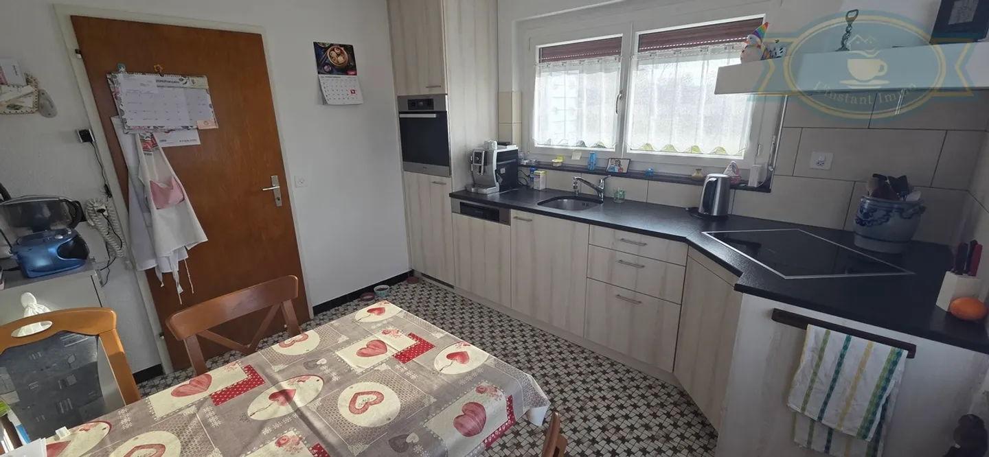 Geräumiges Haus mit freiem Blick und großem Grundstück in Coeuve - Foto 9 von 15