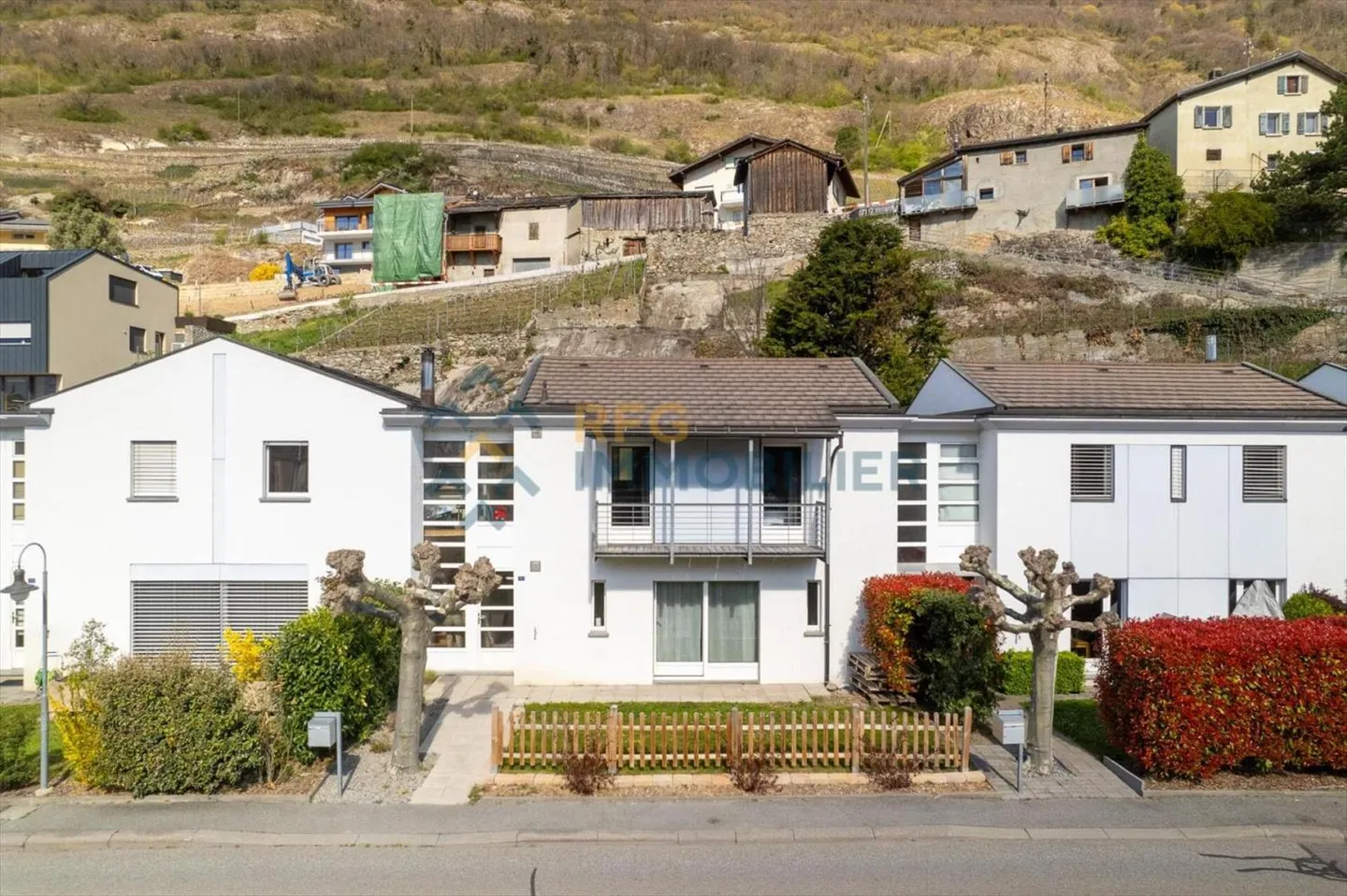 Contiguous House 4.5 Rooms - Photo 1 of 13