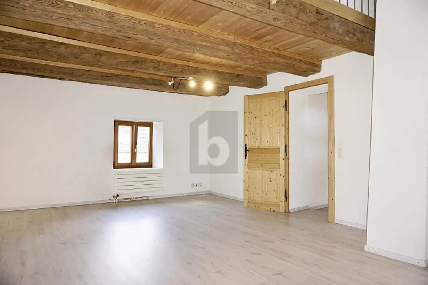 RENOVIERT, MIT SEPARATER EINLIEGERWOHNUNG - Foto 3 von 6