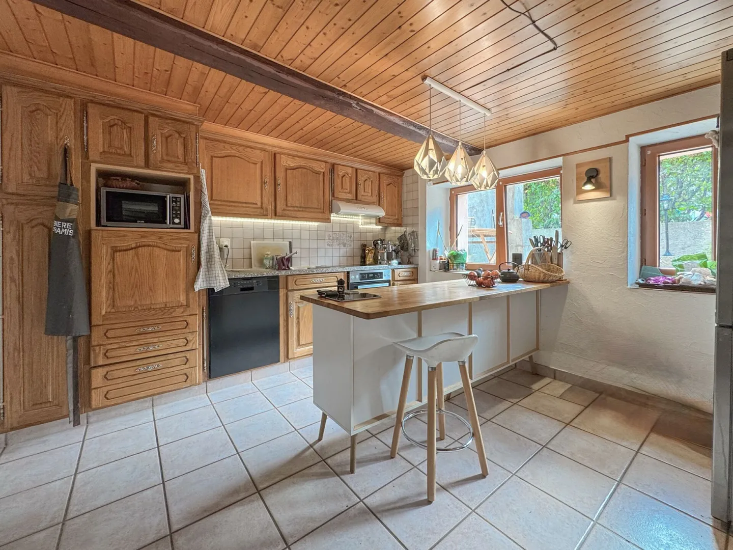 Magnificent 3.5-room apartment with character - Photo 6 of 12