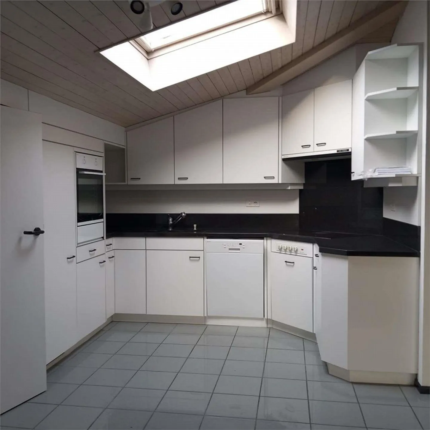 RIVA SAN VITALE - 2,5 LOCALE MANSARDATO - Foto 3 di 8