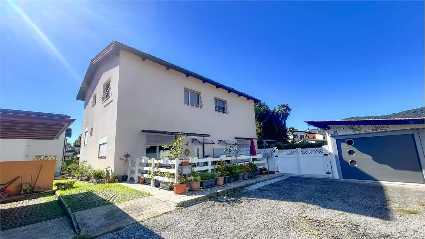 MAISONETTE 4,5 LOCALI A DUE PASSI DAL LAGO - Foto 1 di 10
