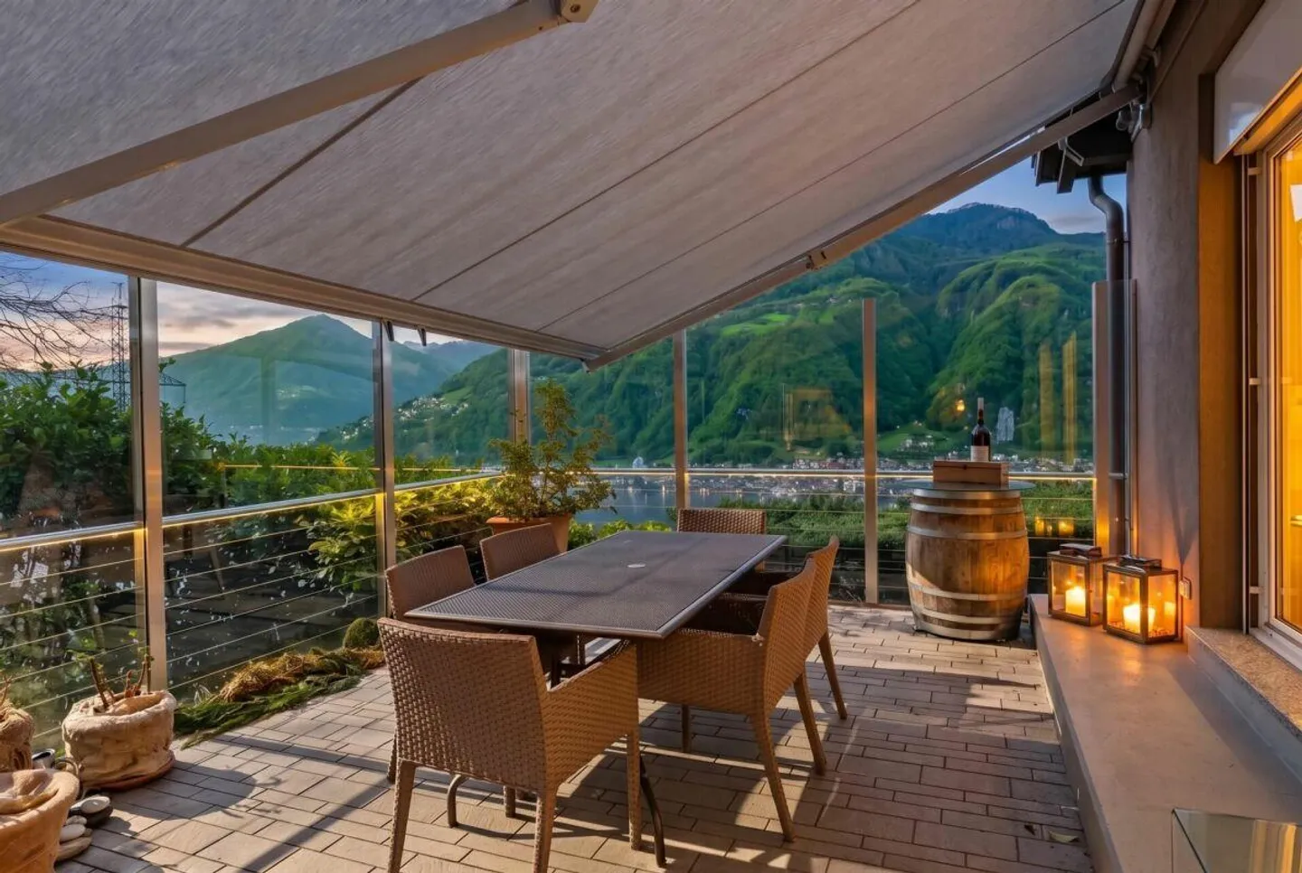 Maison exclusive immergée dans la nature avec vue sur le lac à 180° - Photo 2 sur 16