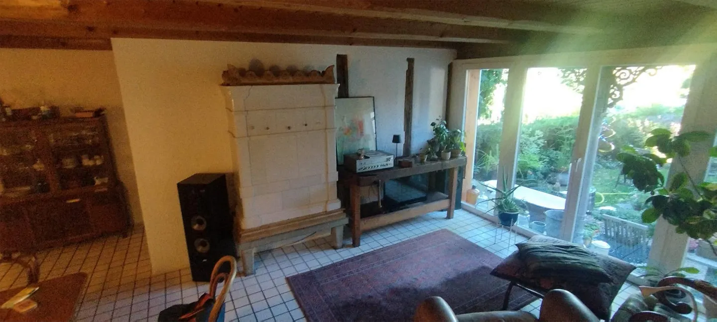 Charming 4.5-room house section with beautiful garden in a central location - Photo 2 of 10
