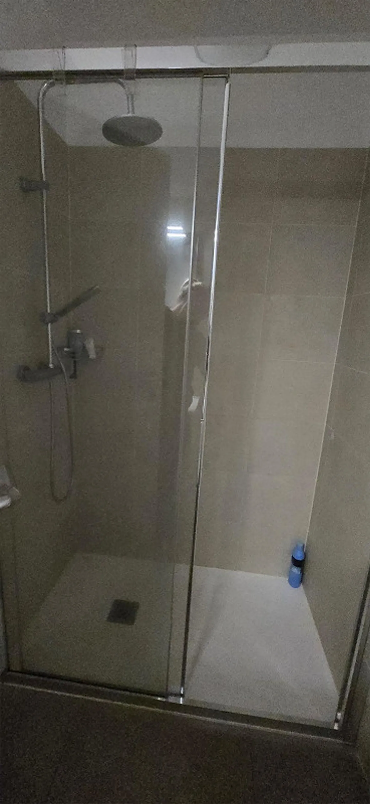 Affittasi appartamento di 3.5 locali con giardino privato - Foto 5 von 9