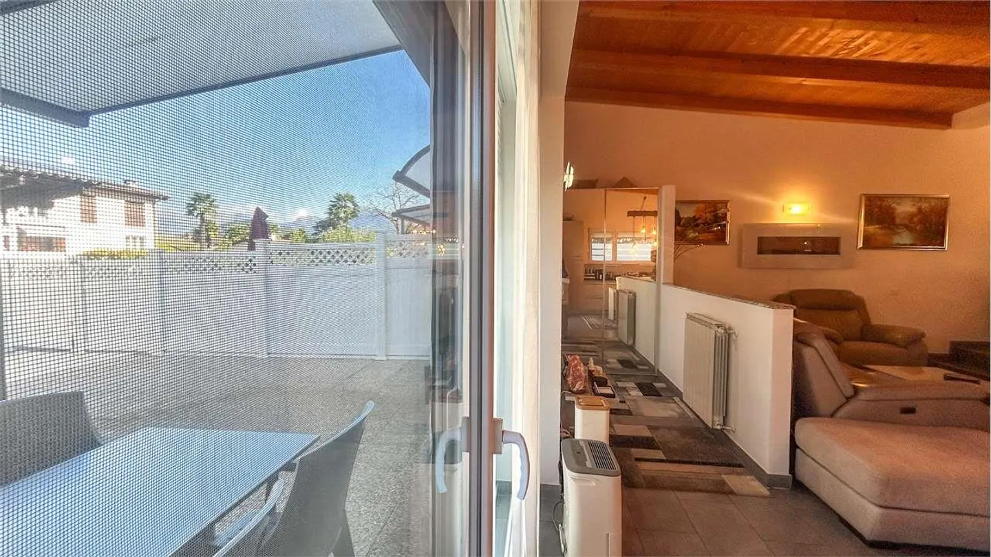 MAISONETTE 4,5 LOCALI A DUE PASSI DAL LAGO - Foto 4 di 10