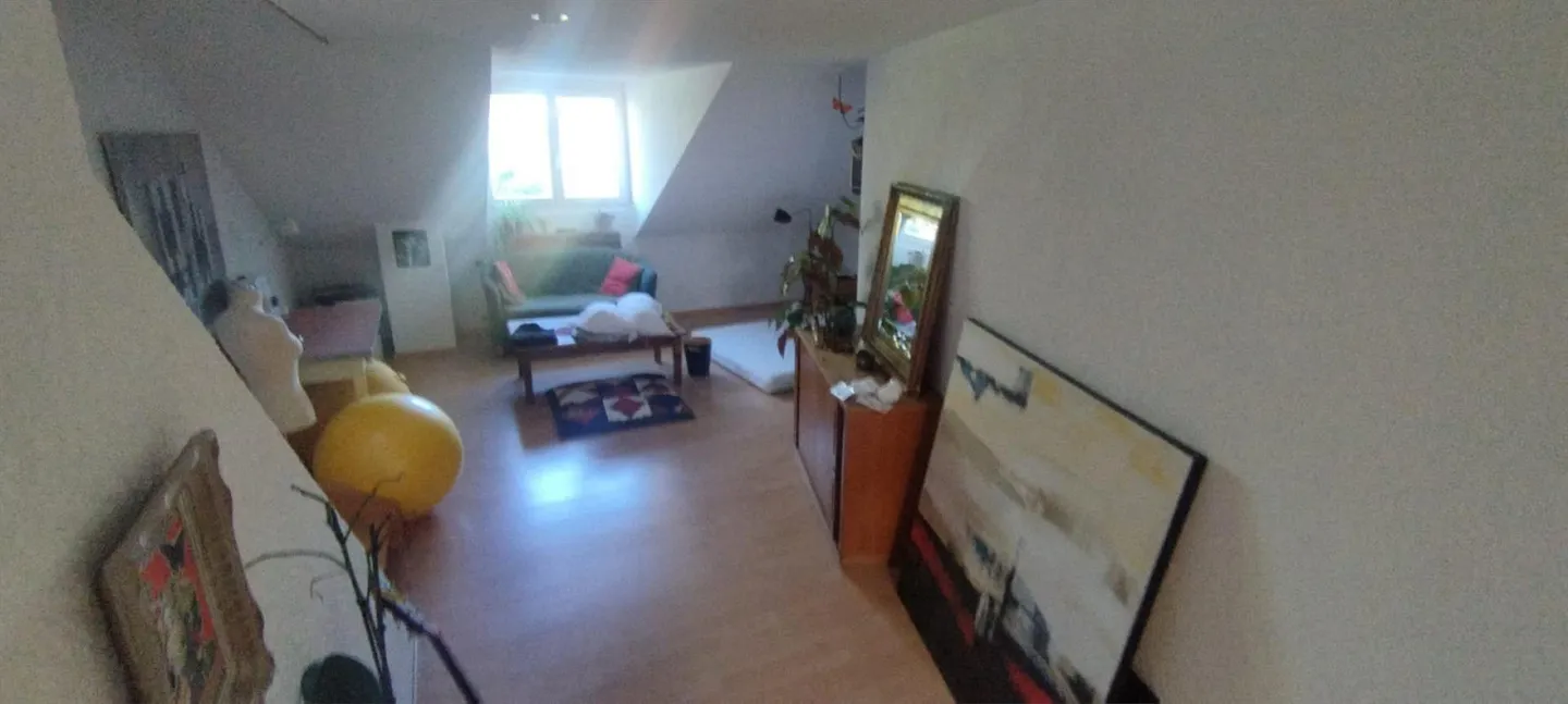 Charming 4.5-room house section with beautiful garden in a central location - Photo 4 of 10