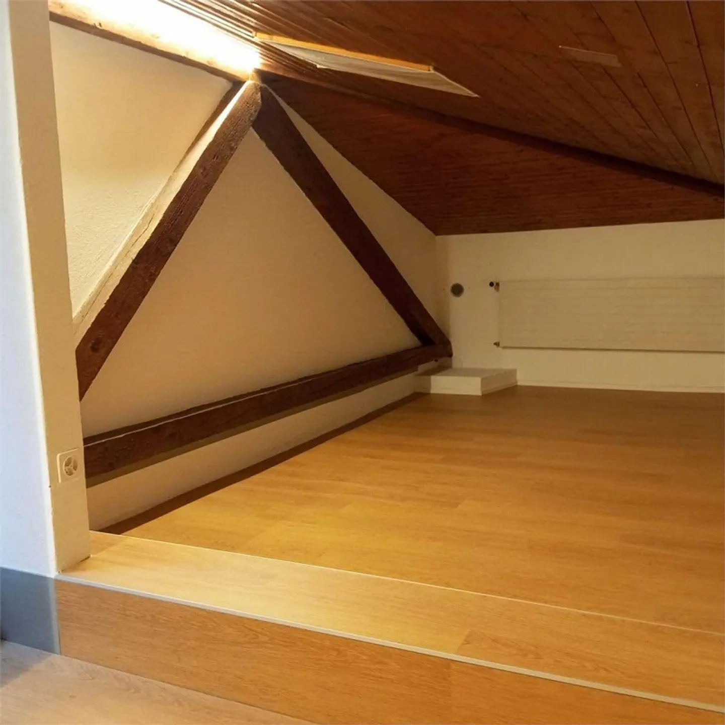 RIVA SAN VITALE - 2,5 LOCALE MANSARDATO - Foto 5 di 8