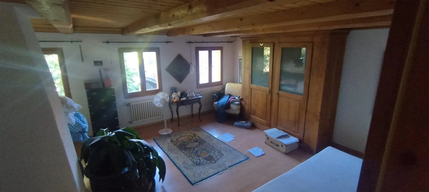 Charming 4.5-room house section with beautiful garden in a central location - Photo 9 of 10
