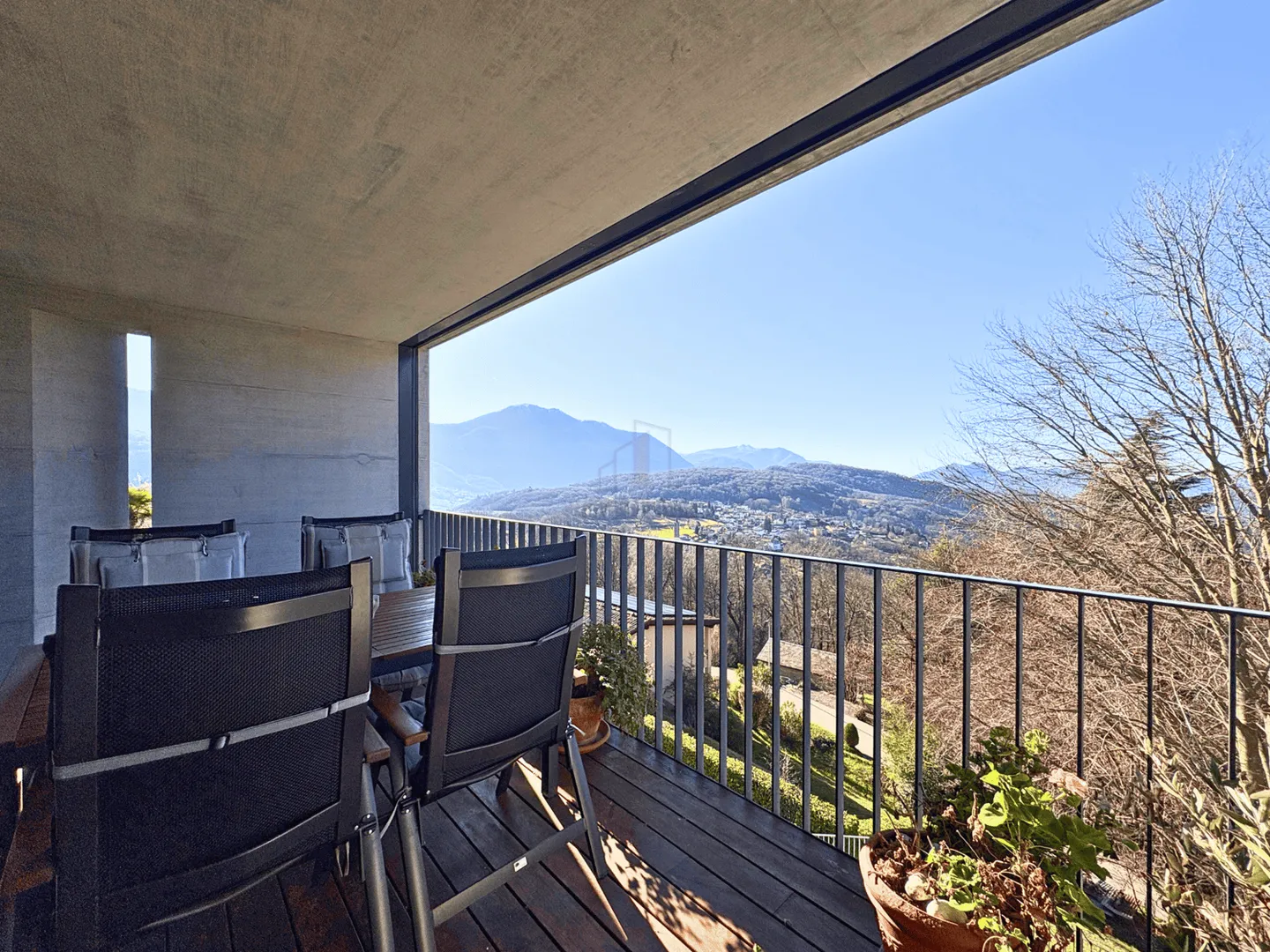 Exclusive 4.5-Room Apartment - Photo 10 of 11