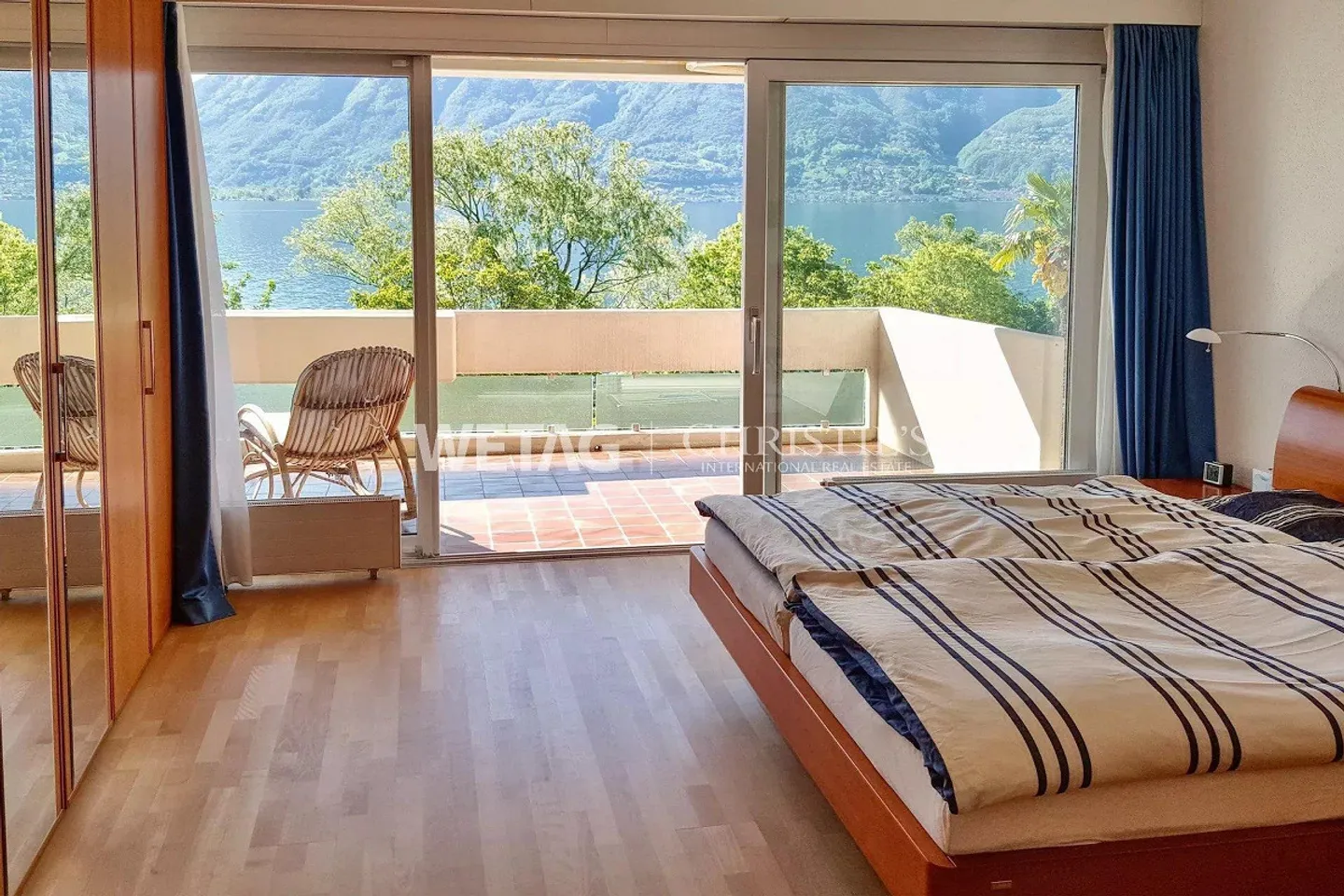 Villa elegante con giardino in posizione esclusiva direttamente sulla passeggiata del lago - Foto 4 di 10