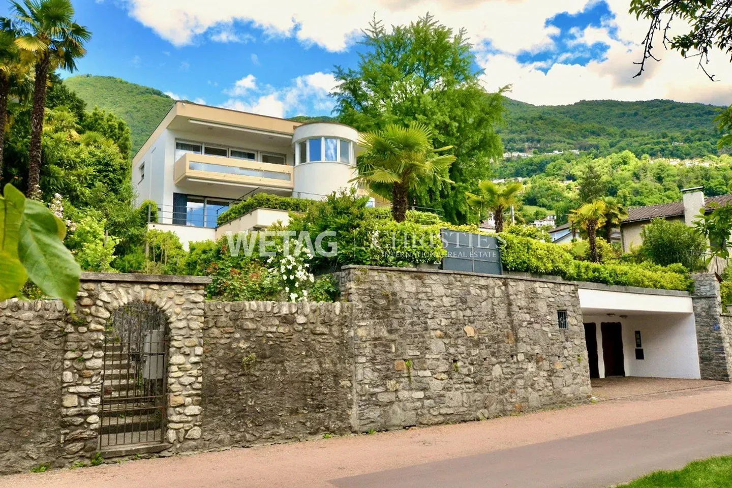 Villa elegante con giardino in posizione esclusiva direttamente sulla passeggiata del lago - Foto 9 di 10