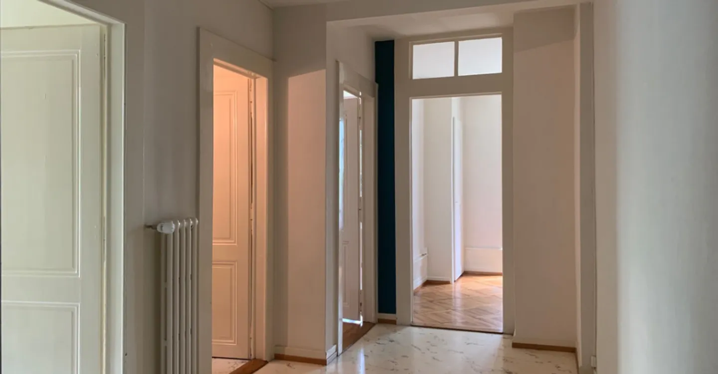 FOR RENT! Beautiful 2.5 room apartment just steps from the city center! - Photo 1 of 4