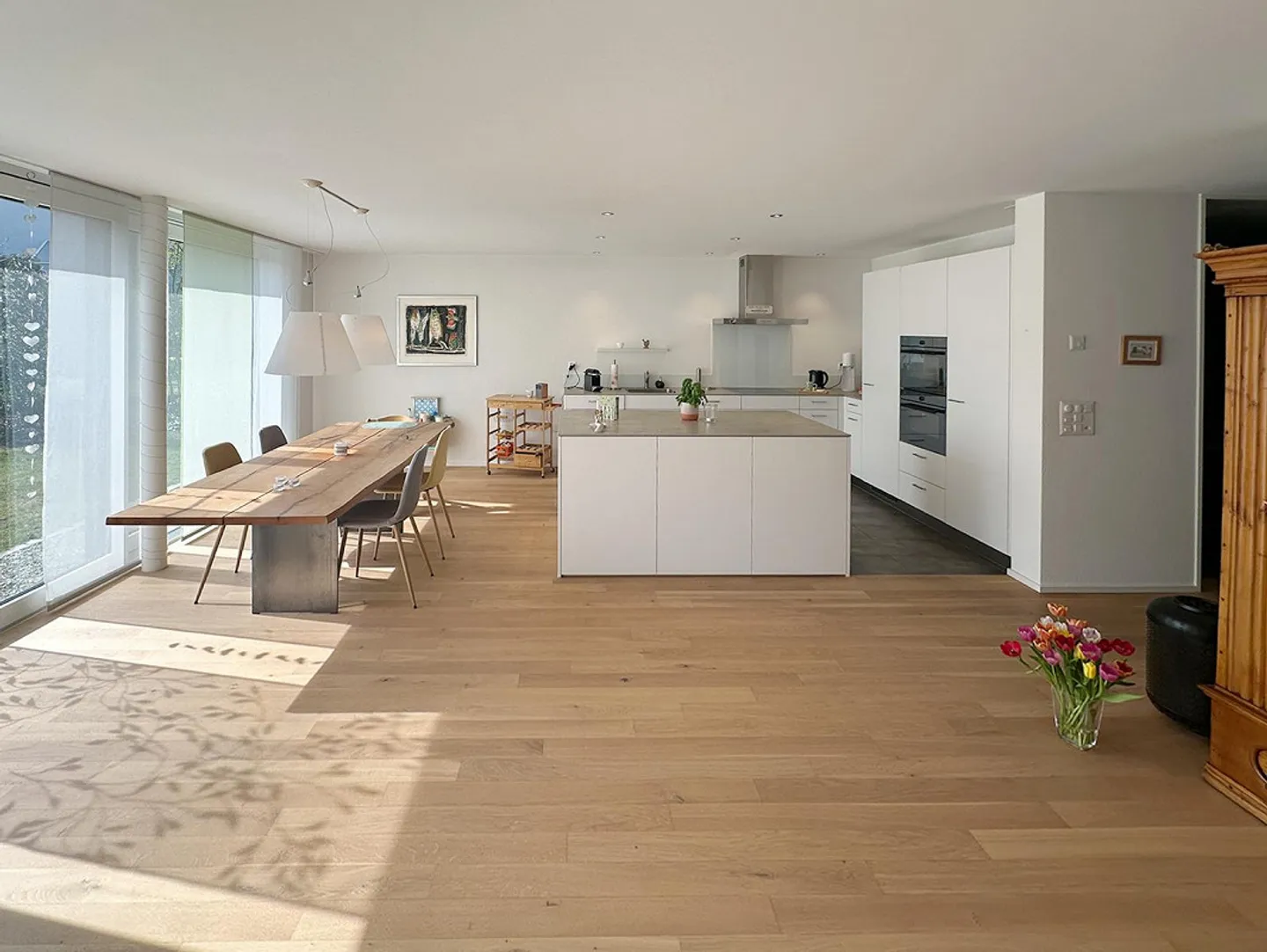 Appartement 4.5 pièces élégant et quasi neuf avec un grand jardin - Photo 6 sur 17