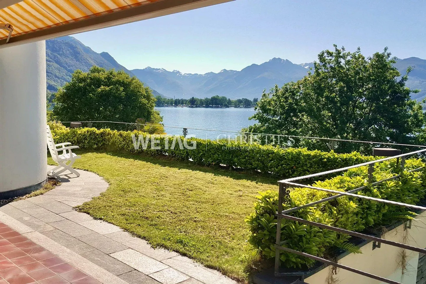 Villa elegante con giardino in posizione esclusiva direttamente sulla passeggiata del lago - Foto 7 di 10