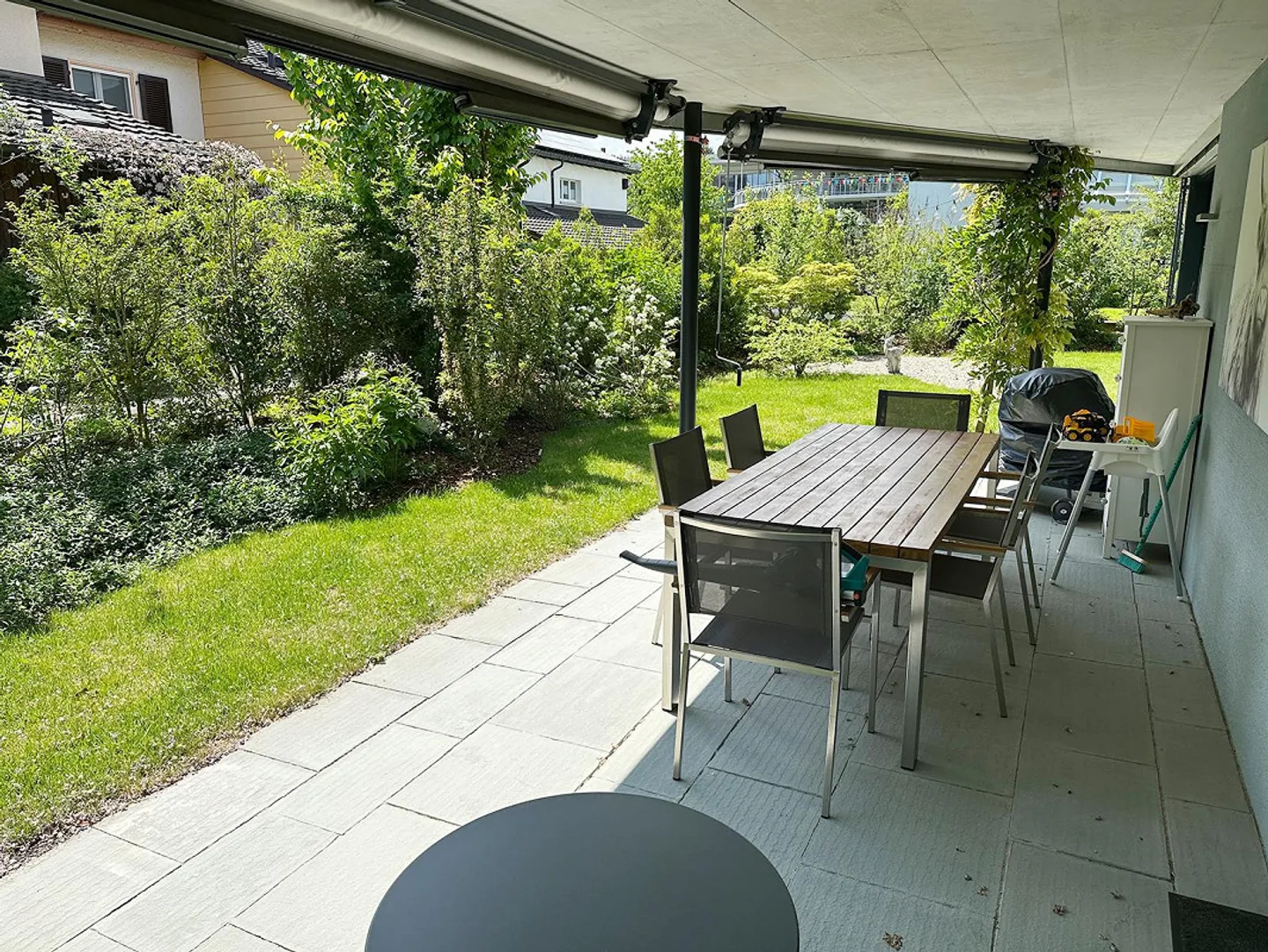 Appartement 4.5 pièces élégant et quasi neuf avec un grand jardin - Photo 14 sur 17