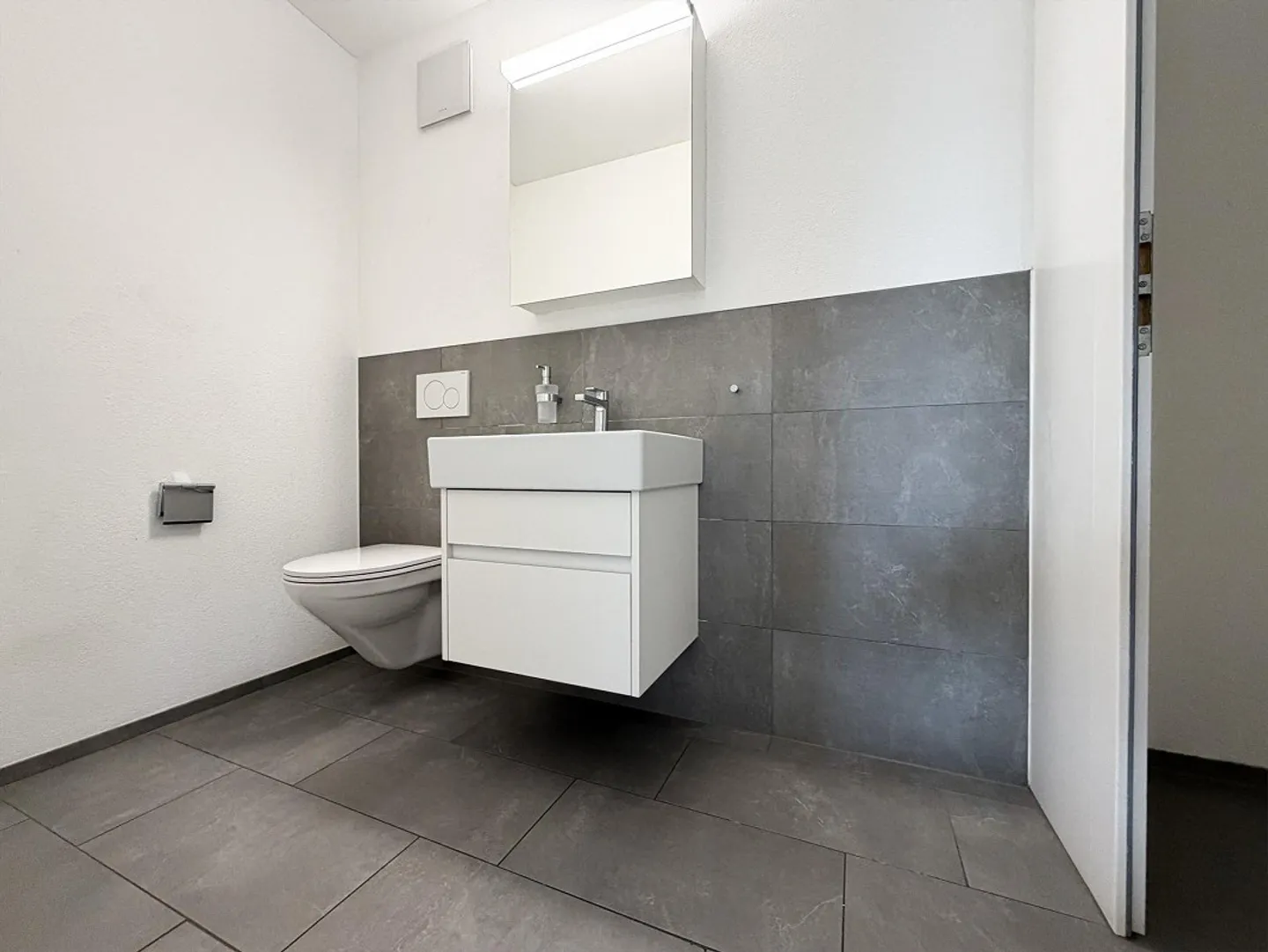 Schöne 4.5 Zimmer Wohnung, zentrale Lage - Foto 9 von 12