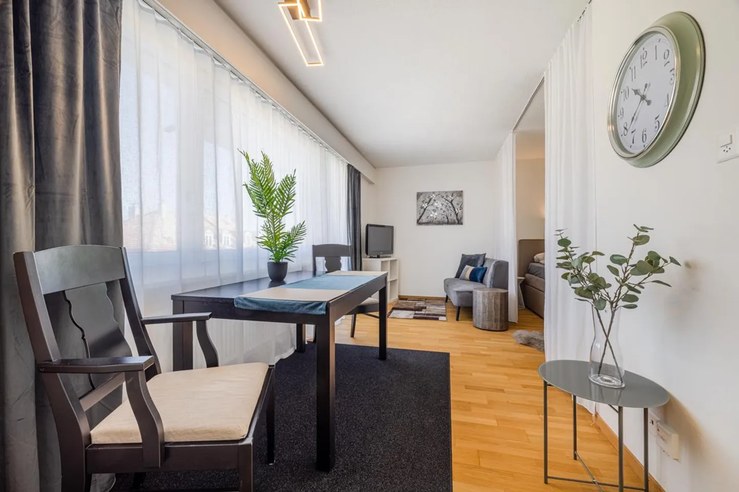 Furnished 1.5-room apartment with balcony in the city of St. Gallen - Photo 1 of 6