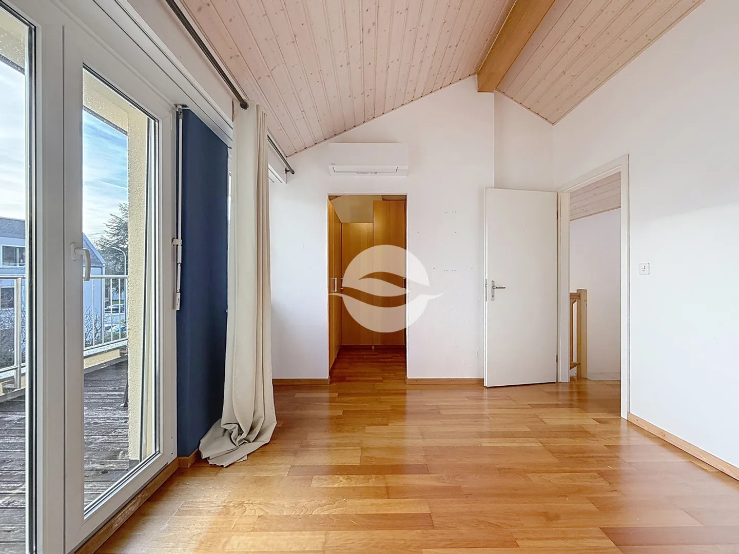 Charming Townhouse with Garden - Photo 10 of 12