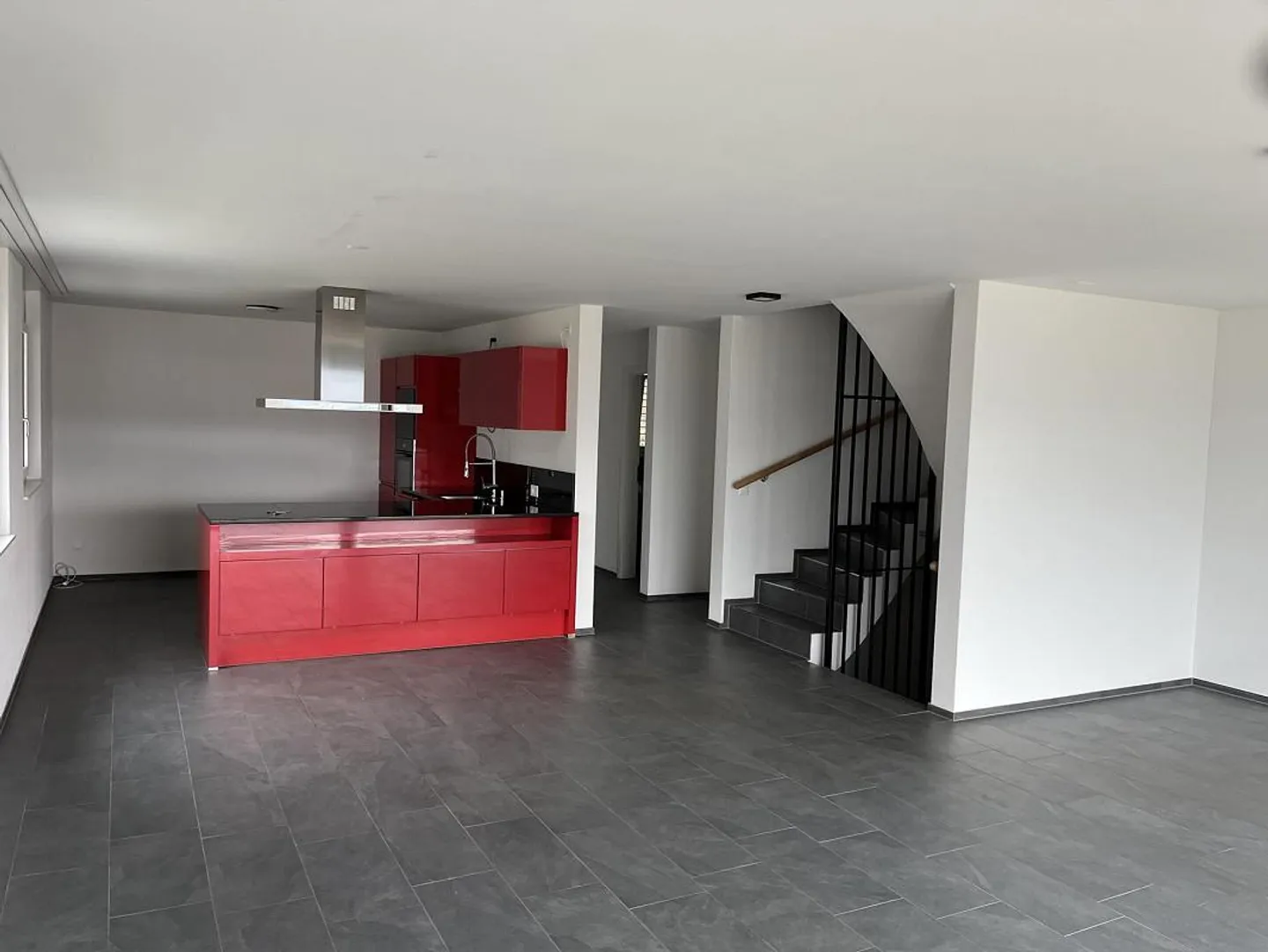 Maison d'angle spacieuse de 6,5 pièces avec belle vue - Photo 2 sur 9