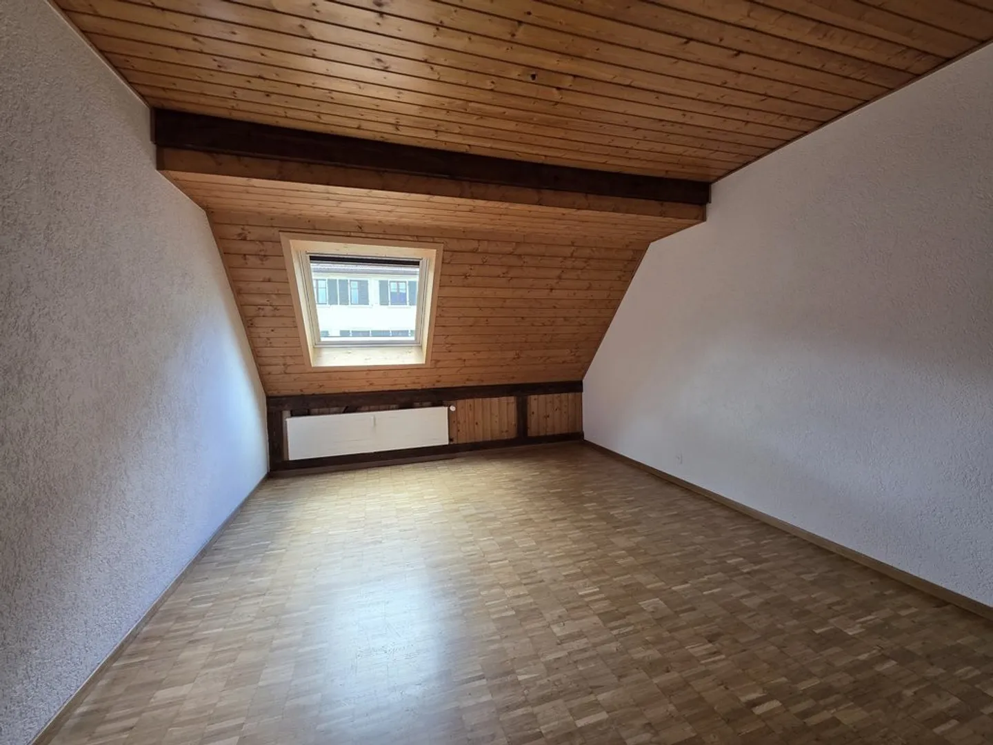 Spacieux 4,5 pièces de 92 m2 avec cheminée et cachet - Photo 8 sur 10